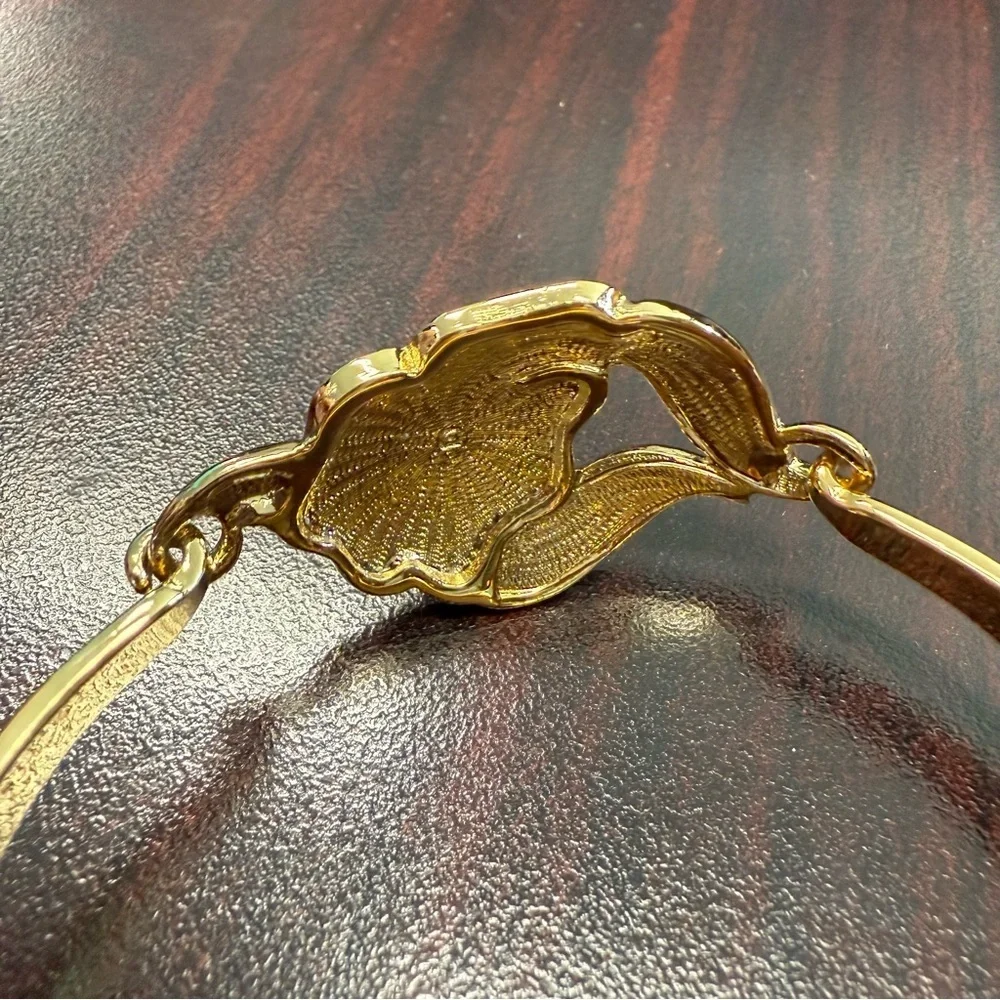 Avon “Tropical Splendor” Red and Gold Bracelet with Elegant Design NIB